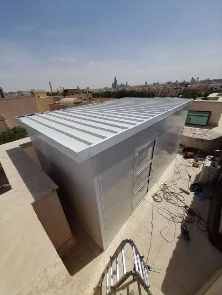 ساندوتش بانل جدة: الثورة الحديثة في بناء الغرف والأسقف للمنازل والمستودعات