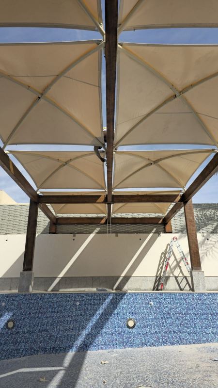 مظلات وسواترفي حي الأندلس لأحواش الفلل والمنازل: دليل الفخامة والحماية